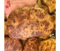 崖柏留疤手把件 歲月鐫刻的天然藝術品