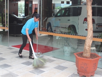 如何選擇好的昆明商場(chǎng)保潔公司:一級(jí)的昆明寫字樓保潔圖片|如何選擇好的昆明商場(chǎng)保潔公司:一級(jí)的昆明寫字樓保潔產(chǎn)品圖片由云南瑞龍保潔服務(wù)公司生產(chǎn)提供-