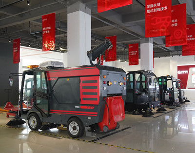 揚(yáng)子S10電動(dòng)掃地車助力蒙牛圣牧高科，打造綠色高效清潔新標(biāo)桿